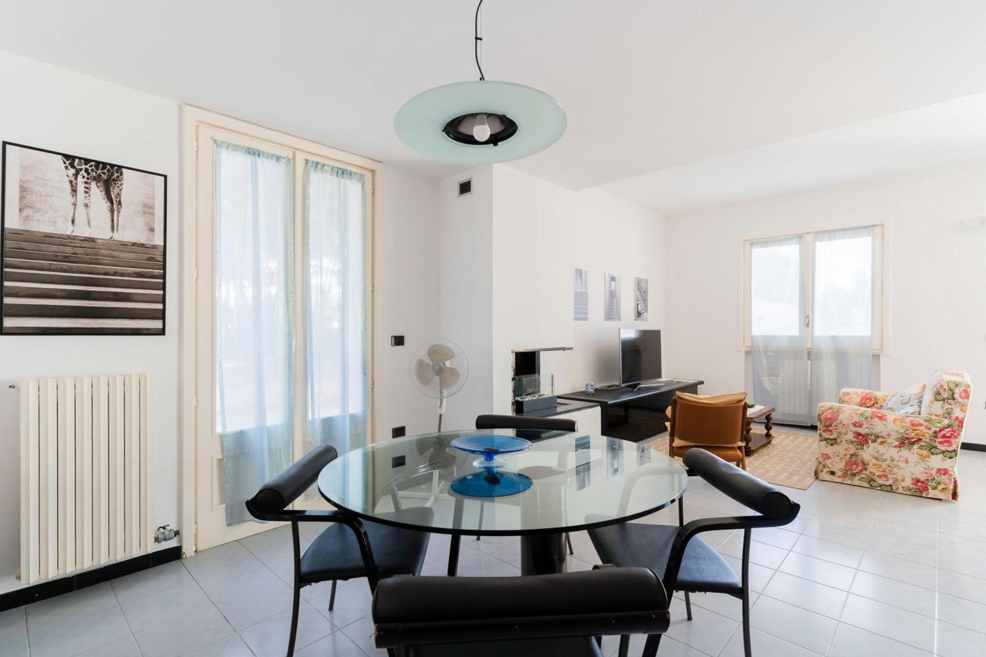 Intera Casa Ad Uso Esclusivo Con 3 Camere 2 Bagni Giardino Wifi Parcheggio Lavatrice Microonde Barbecue Macchina Caffe Tuglie Bagian luar foto