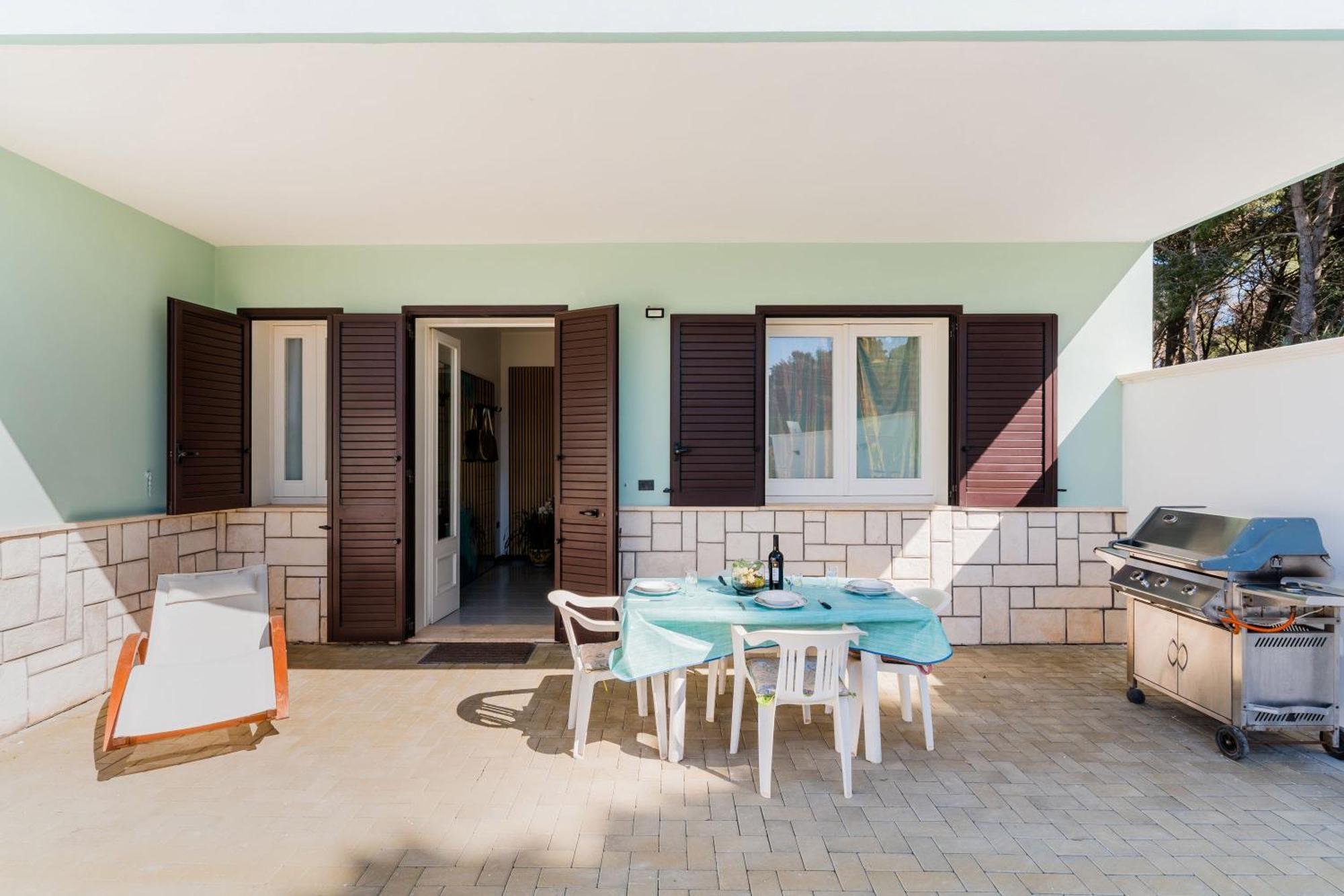 Intera Casa Ad Uso Esclusivo Con 3 Camere 2 Bagni Giardino Wifi Parcheggio Lavatrice Microonde Barbecue Macchina Caffe Tuglie Bagian luar foto