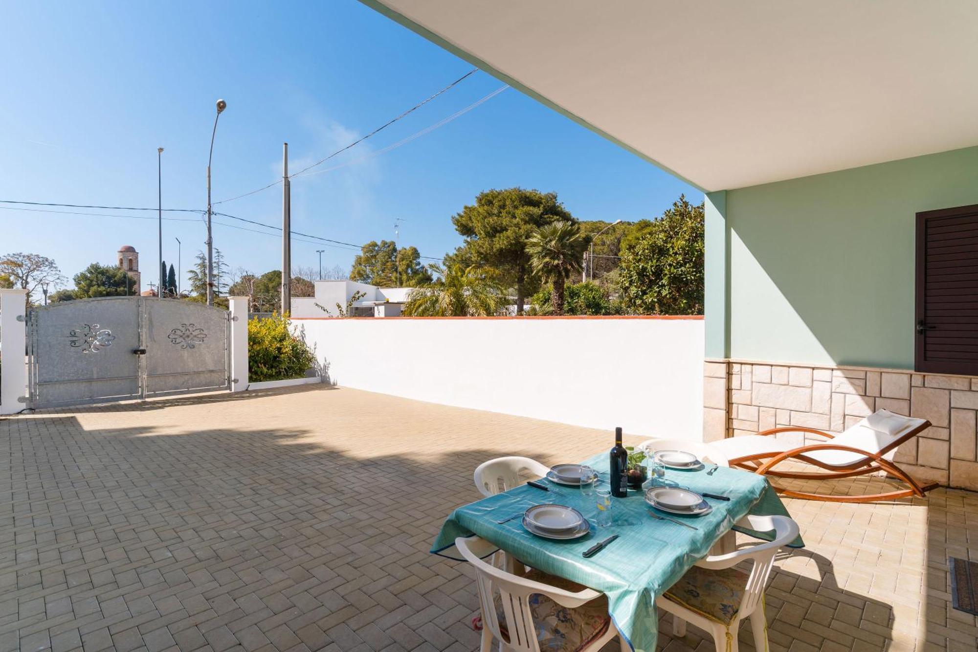 Intera Casa Ad Uso Esclusivo Con 3 Camere 2 Bagni Giardino Wifi Parcheggio Lavatrice Microonde Barbecue Macchina Caffe Tuglie Bagian luar foto